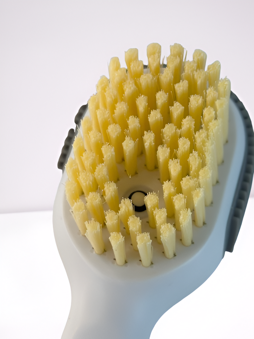 Push-to-squeeze Brush