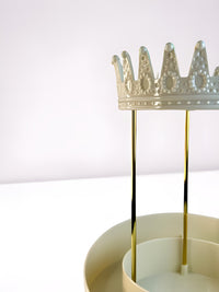 Crown shaped rotating storage rack