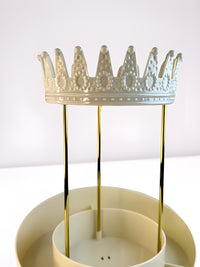 Crown shaped rotating storage rack