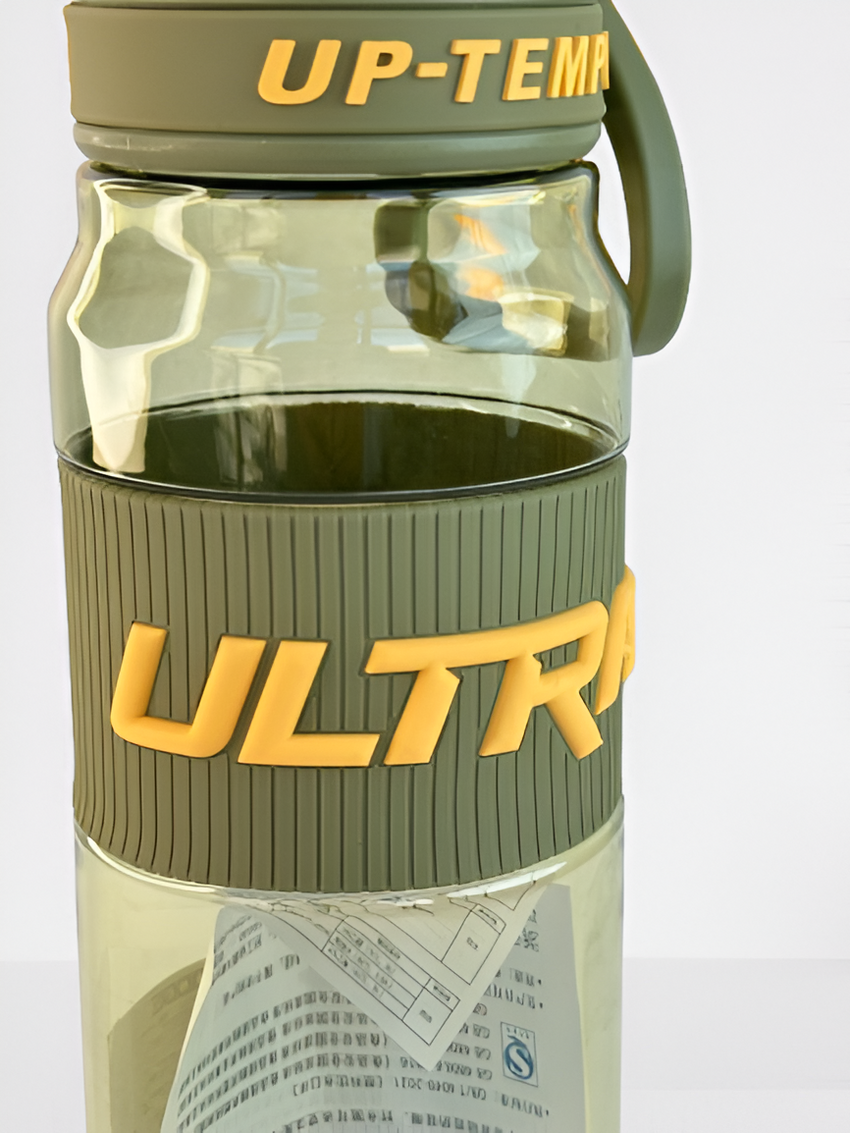 Sports water bottle with handle