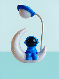 Astronaut table lamp